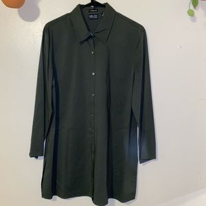 Olive green bottom down shirt 💚